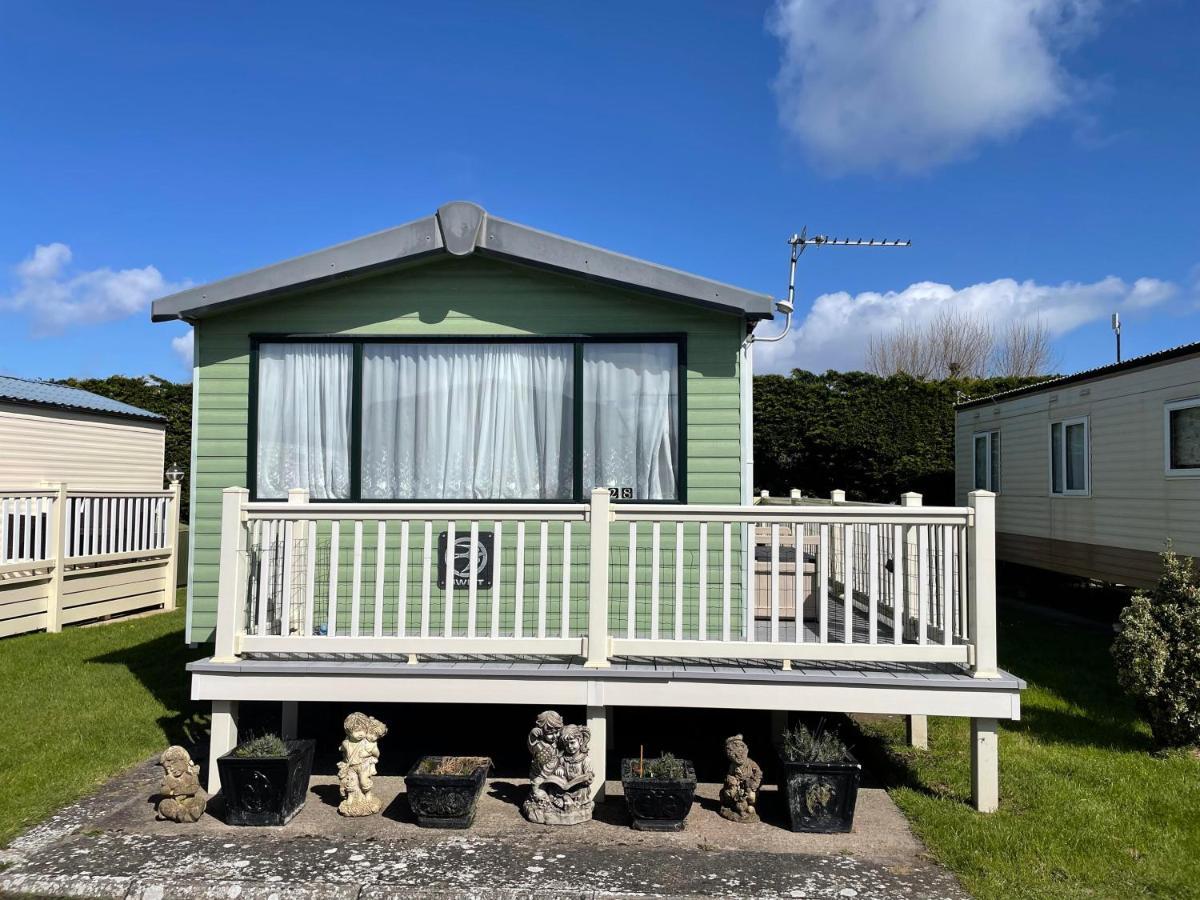 6 Berth Pet Friendly Caravan On Sandy Glade Berrow Екстериор снимка