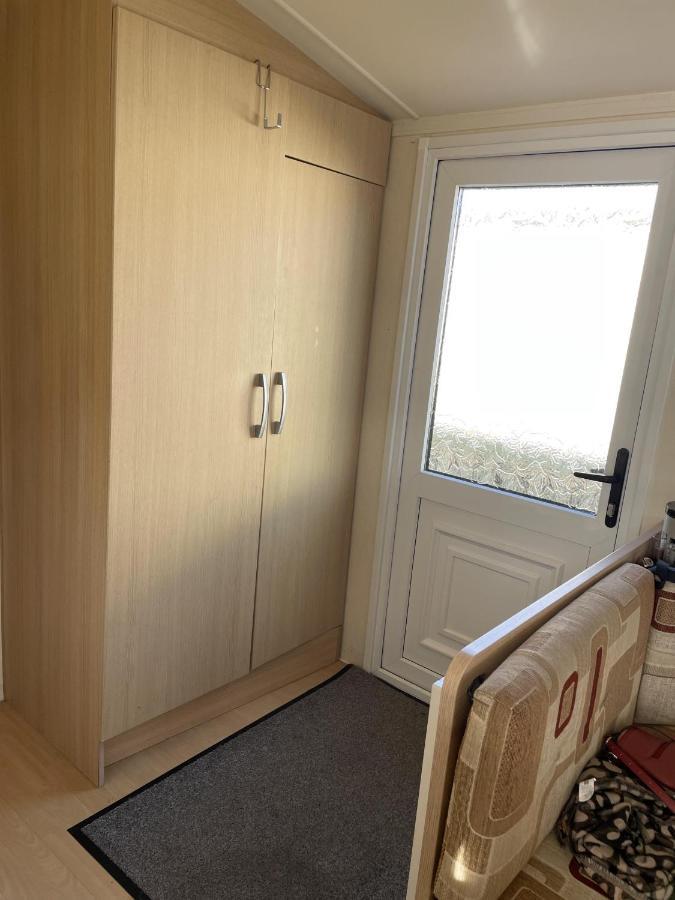 6 Berth Pet Friendly Caravan On Sandy Glade Berrow Екстериор снимка