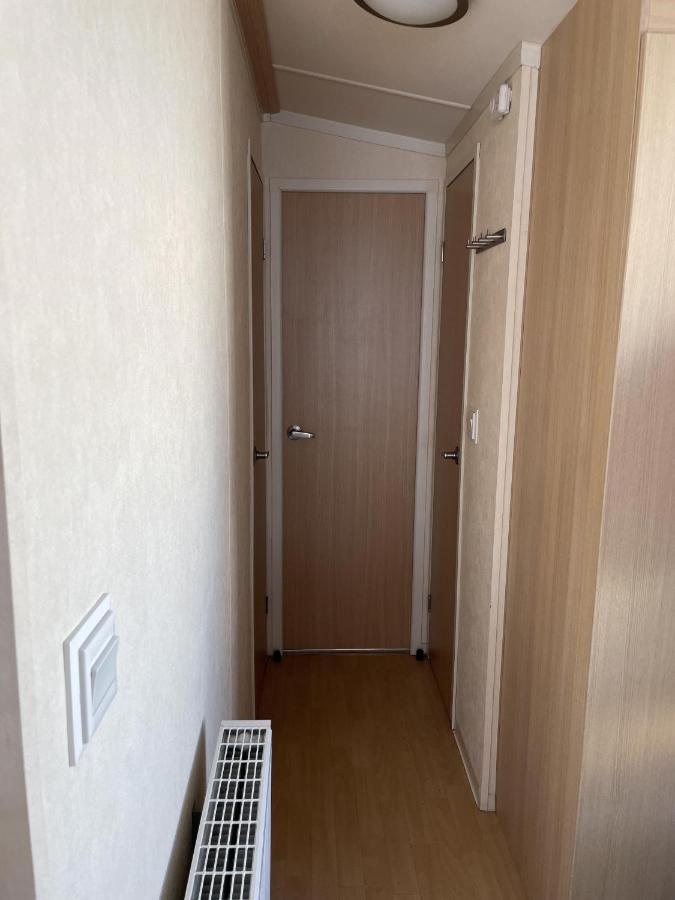 6 Berth Pet Friendly Caravan On Sandy Glade Berrow Екстериор снимка