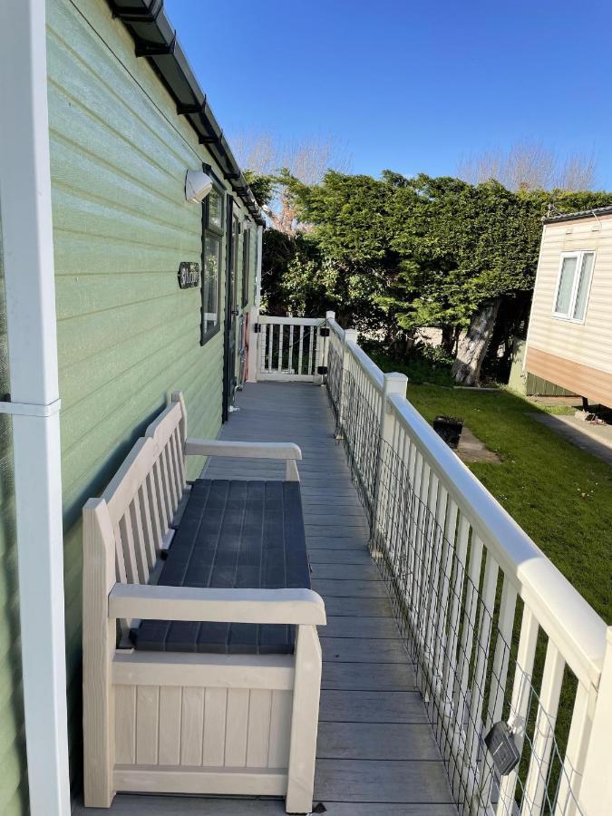 6 Berth Pet Friendly Caravan On Sandy Glade Berrow Екстериор снимка