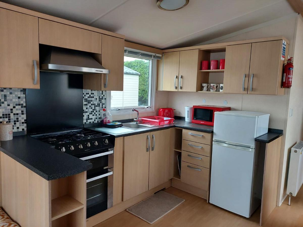 6 Berth Pet Friendly Caravan On Sandy Glade Berrow Екстериор снимка
