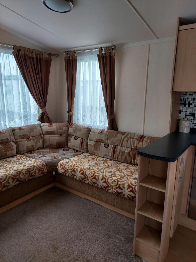 6 Berth Pet Friendly Caravan On Sandy Glade Berrow Екстериор снимка